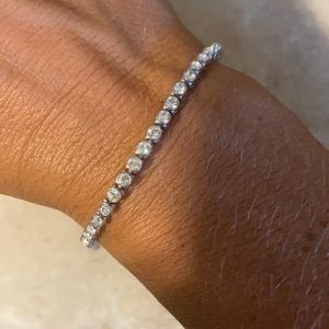 Beautiful crystal bracelet with double clasp.